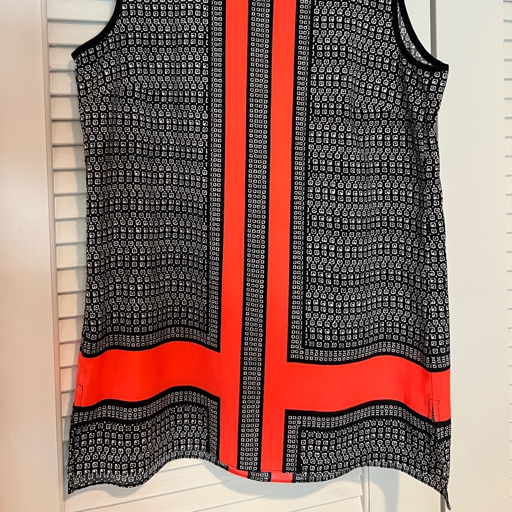 Vince Camuto Sleeveless Top - Picture 4 of 4